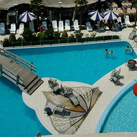 Vela Restaurant فندق