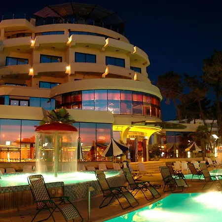 Vela Restaurant فندق غوليم