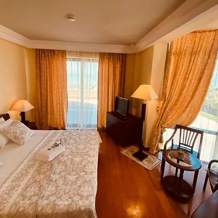 Vela Restaurant * Голем